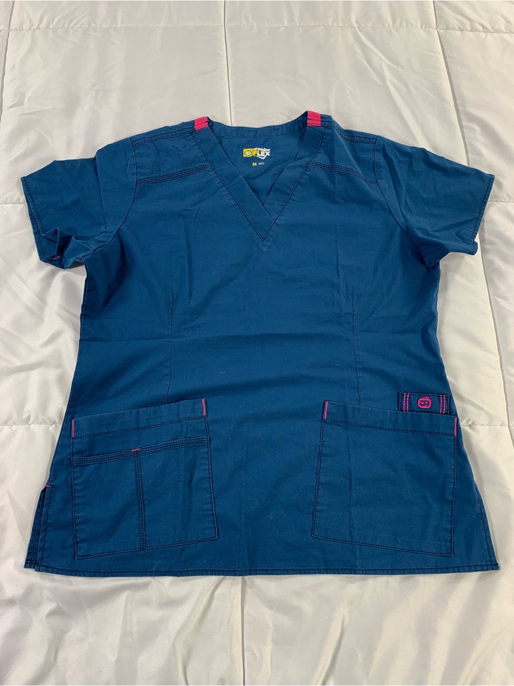 Pre loved WONDER FLEX scrub top womens size M